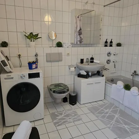 Ruhiges Naehe Bahnhof Hilti Apartament
