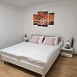 Ruhiges Naehe Bahnhof Hilti Apartment
