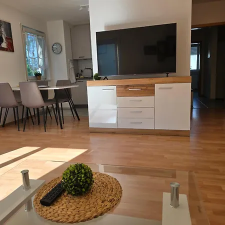 Geraeumige Mit Balkon, Kueche & Parkplatz Nahe Bahnhof * Kaufering