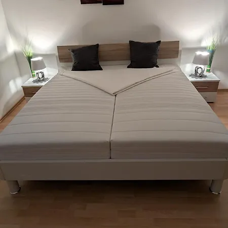 Geraeumige Mit Balkon, Kueche & Parkplatz Nahe Bahnhof Kaufering