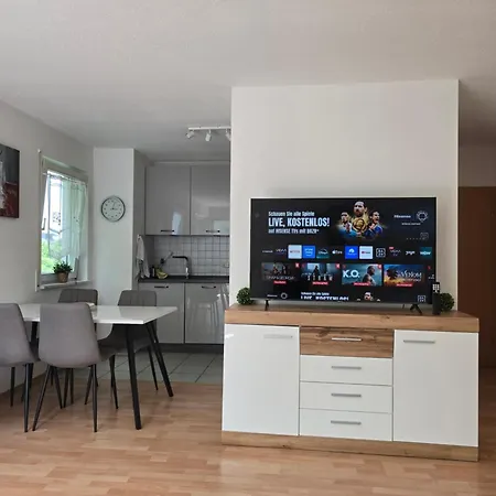 Geraeumige Mit Balkon, Kueche & Parkplatz Nahe Bahnhof Kaufering